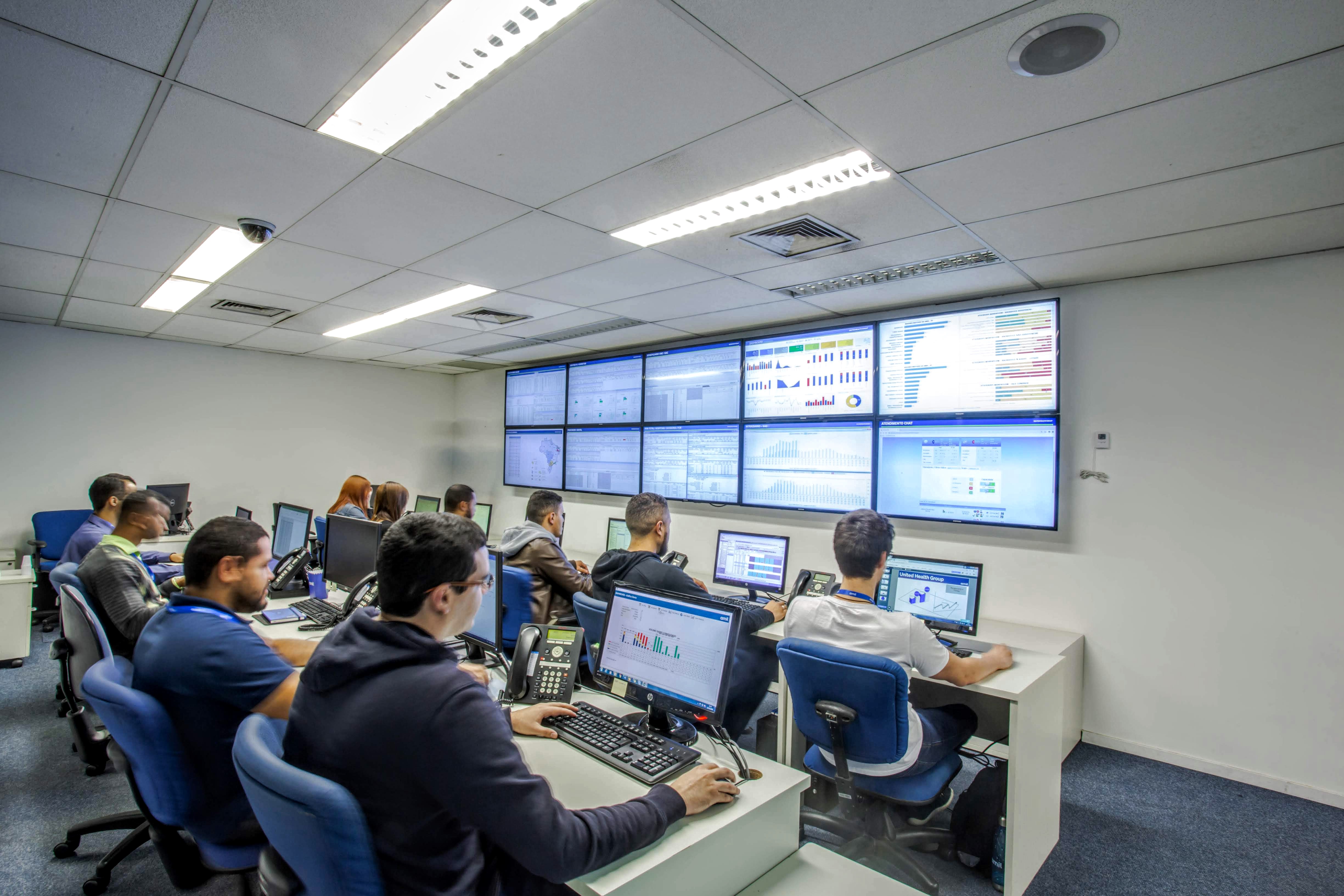 Call center da Amil, localizado em São Paulo, conta com sala de monitoramento 24 horas