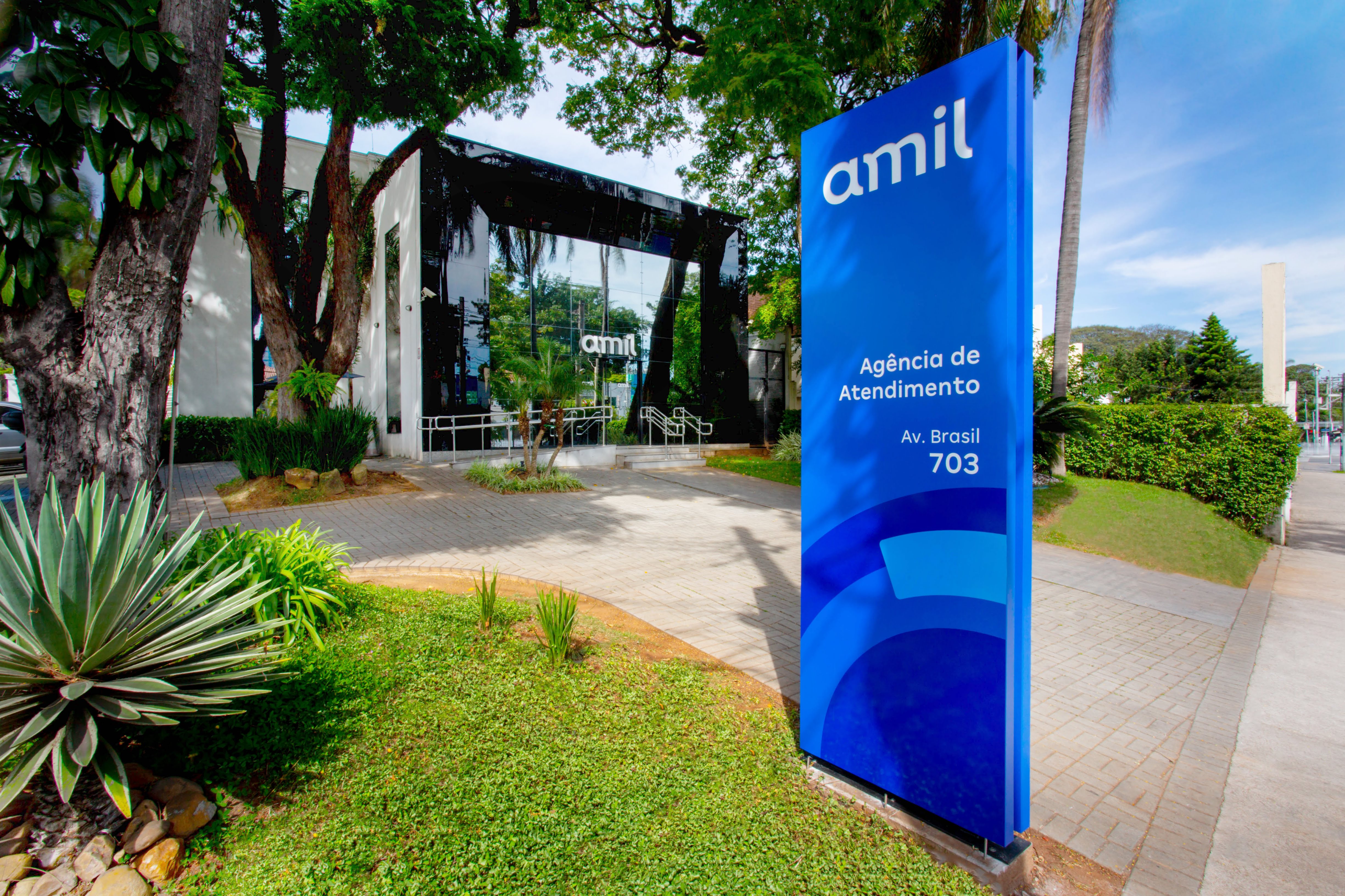 Agência de atendimento da Amil no Jardins, em São Paulo, recebe clientes presencialmente
